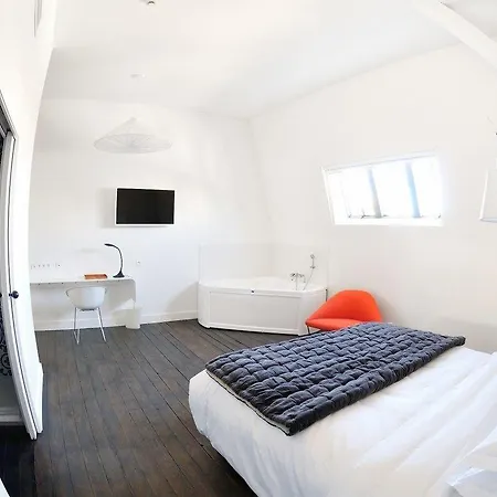 Szálloda L'hotel Particulier 4*